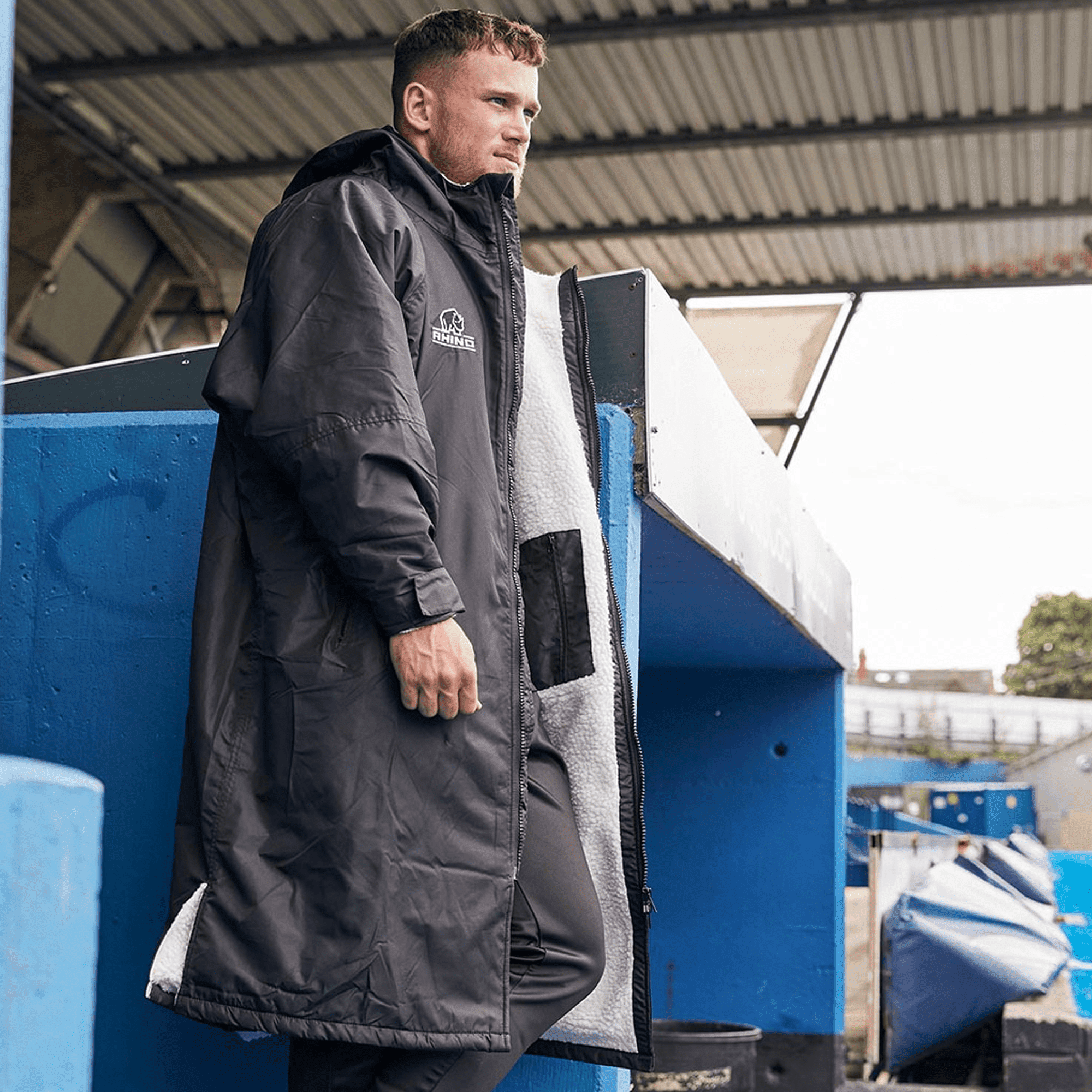 Sherpa robe, robe to dry, sport robe, warm sport jacket. Sherpa robe changing robe with Sherpa fleece lining in black